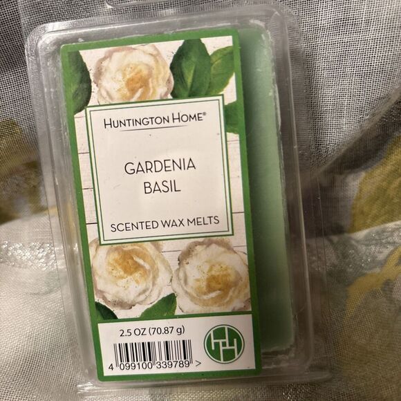 New Huntington Home Gardenia Basil Scented Wax Melts 2.5oz - Picture 2 of 3